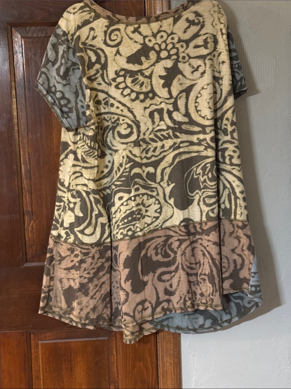 Winter Sun Olive & Taupe Swirl Tie Dye-like Modern Cotton Tunic Top - Picture 2 of 3